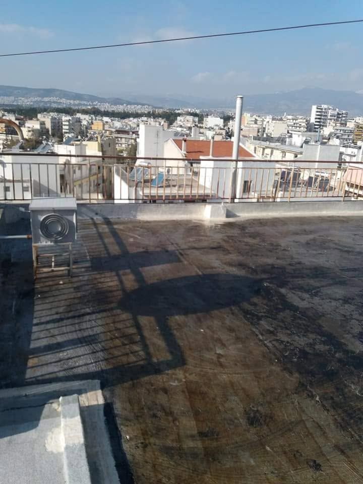 السطح مع الوحدة الخارجية للمكيف