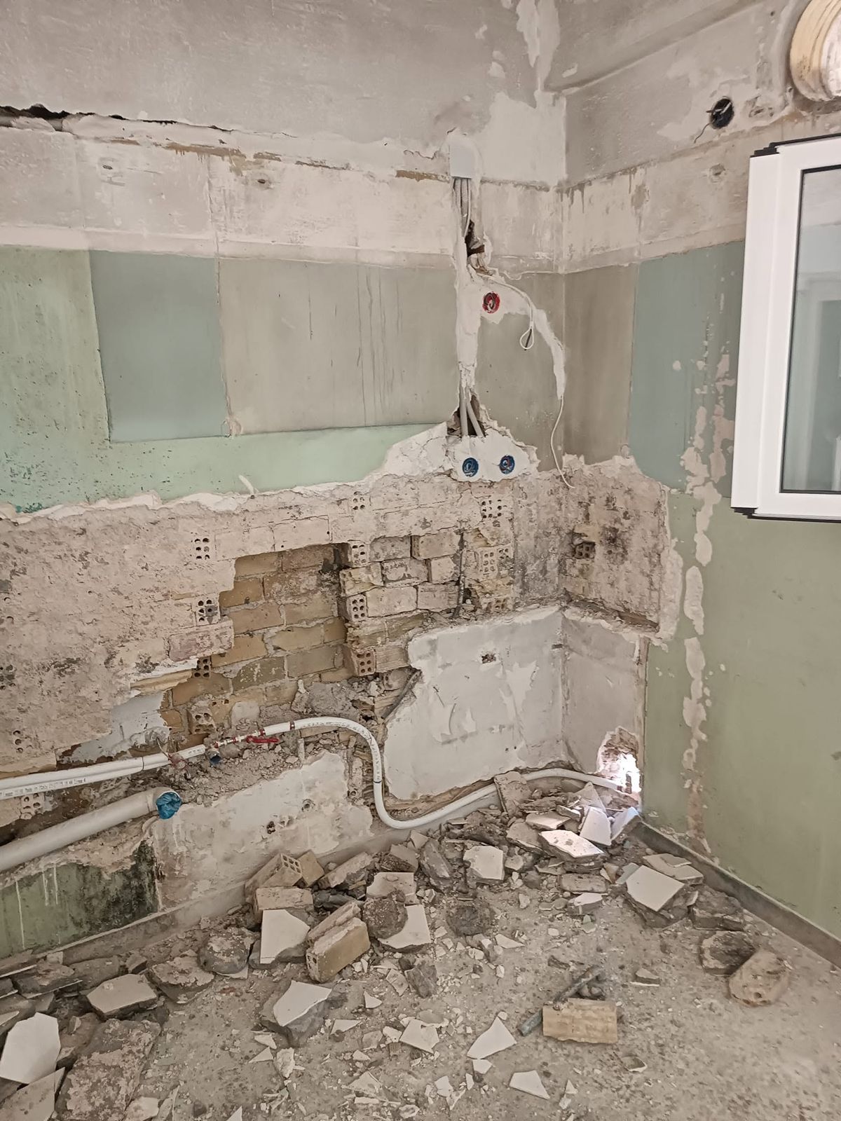 Debris (rubble)