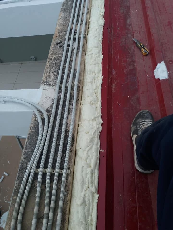 New foam filling the joint
