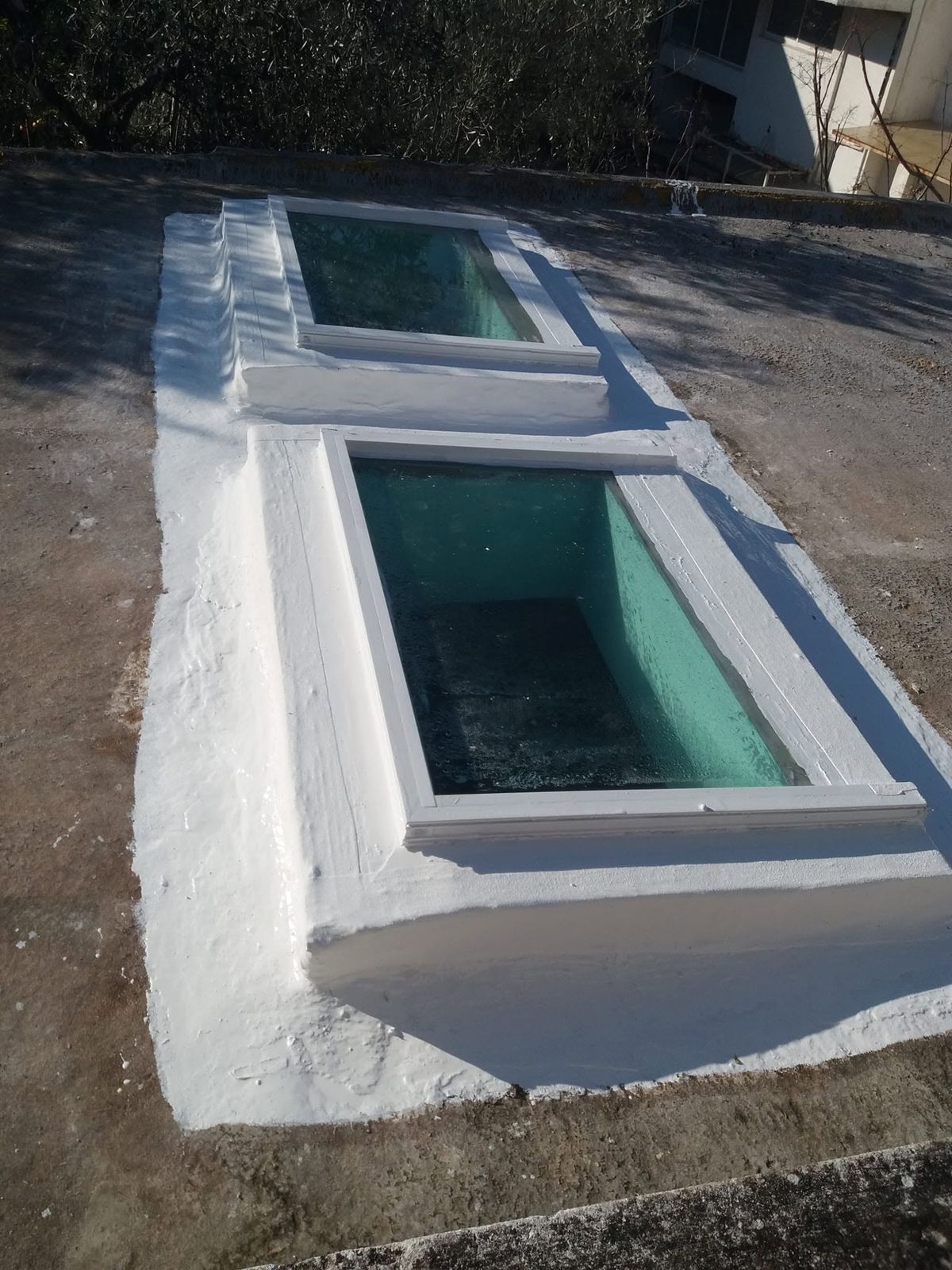 عزل المناور الزجاجية على سطح