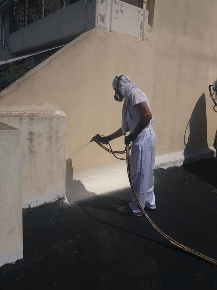Ψεκαζόμενη πολυουρεθάνη