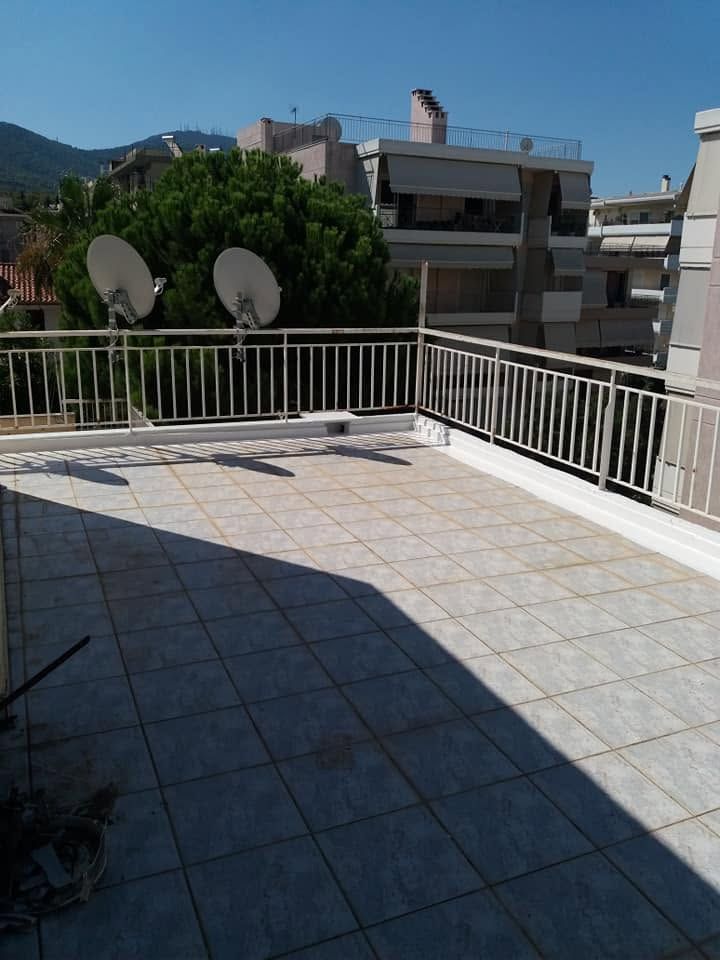 عزل أطراف سطح مبلط